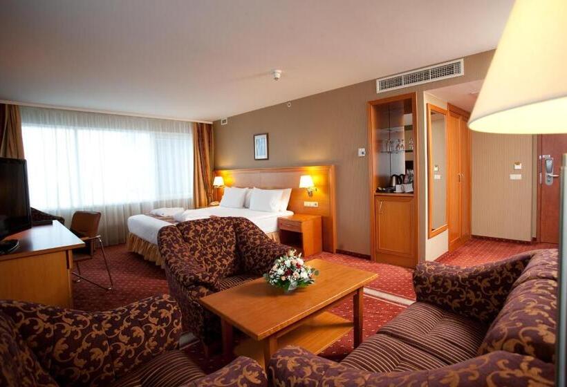 Quarto Executivo, Vilnius Park Plaza Hotel, Restaurant & Terrace, Panorama Bar, Conference & Banquet Center