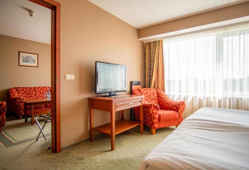 Suíte, Vilnius Park Plaza Hotel, Restaurant & Terrace, Panorama Bar, Conference & Banquet Center