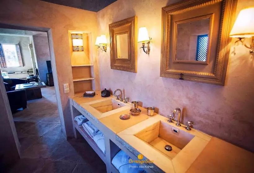 2 Bedroom Apartment with Pool, Ksar Char Bagh Small Luxury Hotels