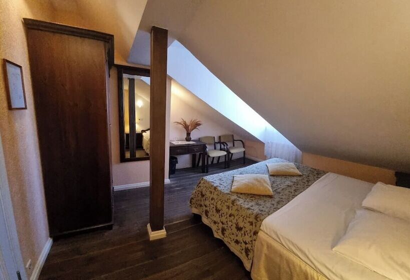 اتاق اکونومی, Taanilinna Hotell