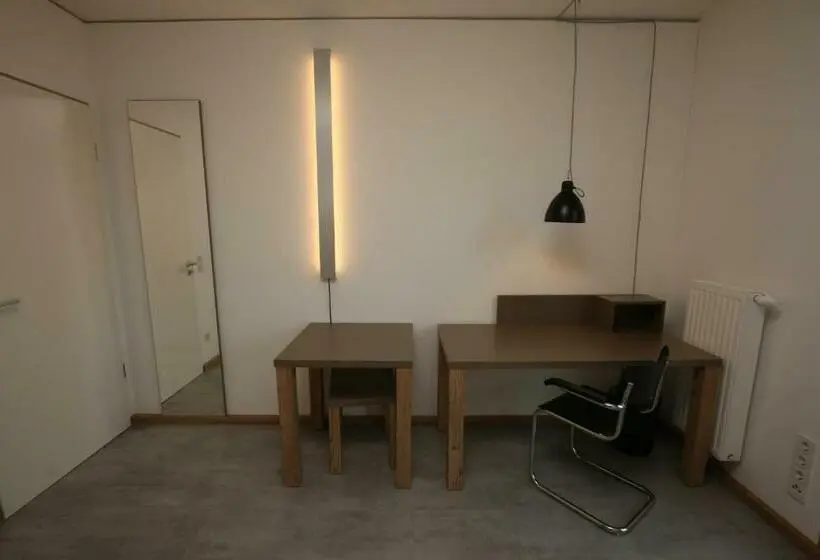 スタンダードスタジオ, Campus Apartments