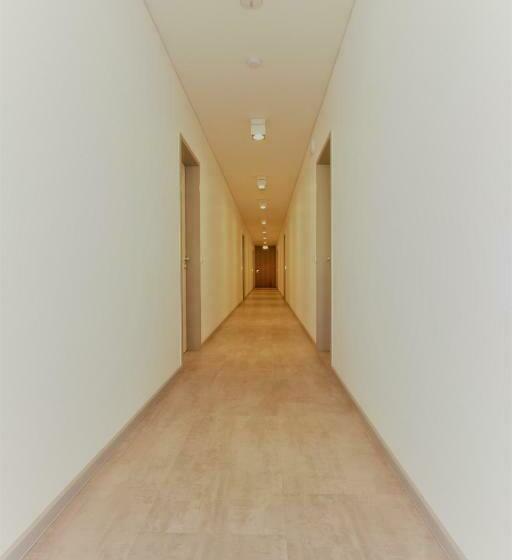 스탠다드 스튜디오, Campus Apartments