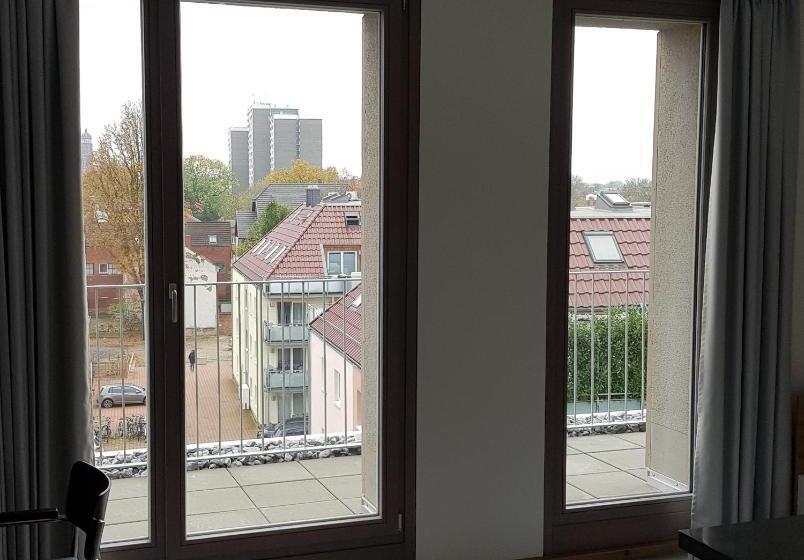 스탠다드 발코니 스튜디오, Campus Apartments