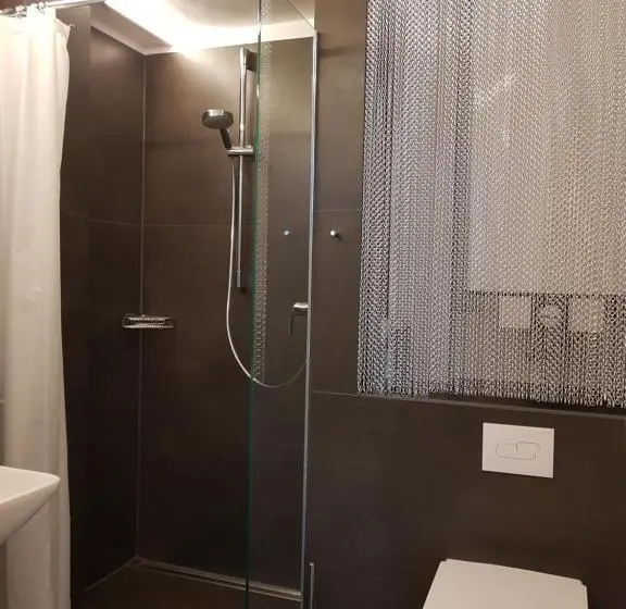 ２ベッドルームアパートメント, Campus Apartments