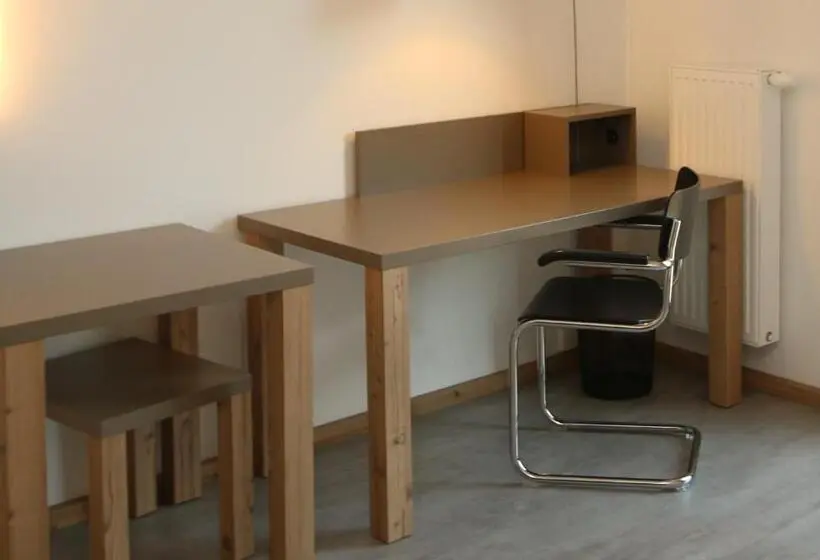 ２ベッドルームアパートメント, Campus Apartments