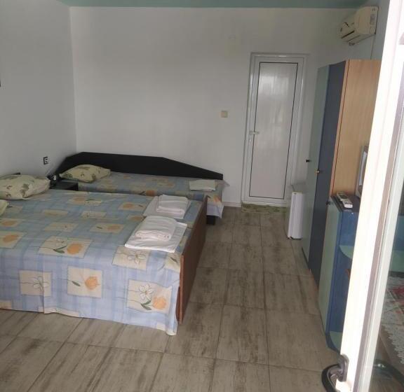 Номер Стандарт Трехместный, Eli Guest House