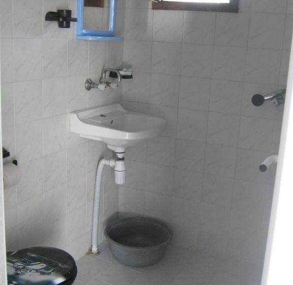 スタンダード4人部屋, Eli Guest House