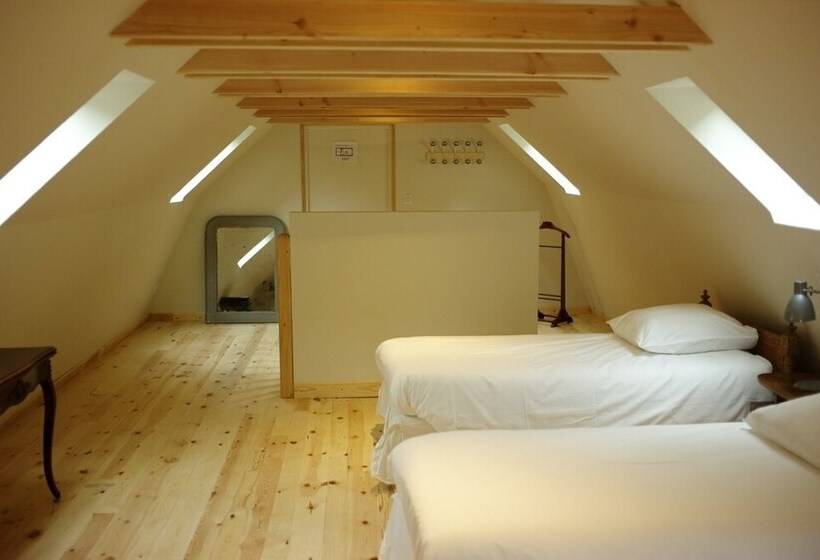 غرفة عائلية, Hôtel Restaurant Le Parisien