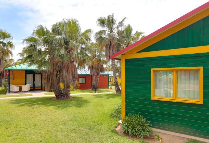 ツーベッドルーム　ヴィラ, Camping & Resort Sangulí Salou
