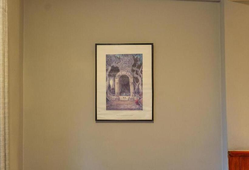 اتاق لوکس, Mystic Homes