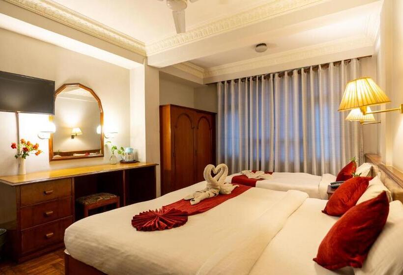 اتاق استاندارد سه نفره, Mystic Homes