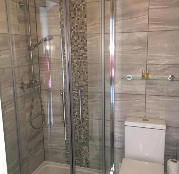 ベーシックルーム, Old School House