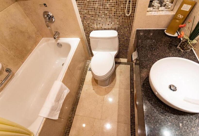 Номер бизнес-класса, China Mayors Plaza Free Shuttle Between Hotel And Exhibition Center & Exhibitor Registration Count