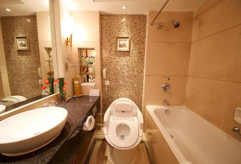 Люкс Deluxe Кровать Кинг, China Mayors Plaza Free Shuttle Between Hotel And Exhibition Center & Exhibitor Registration Count