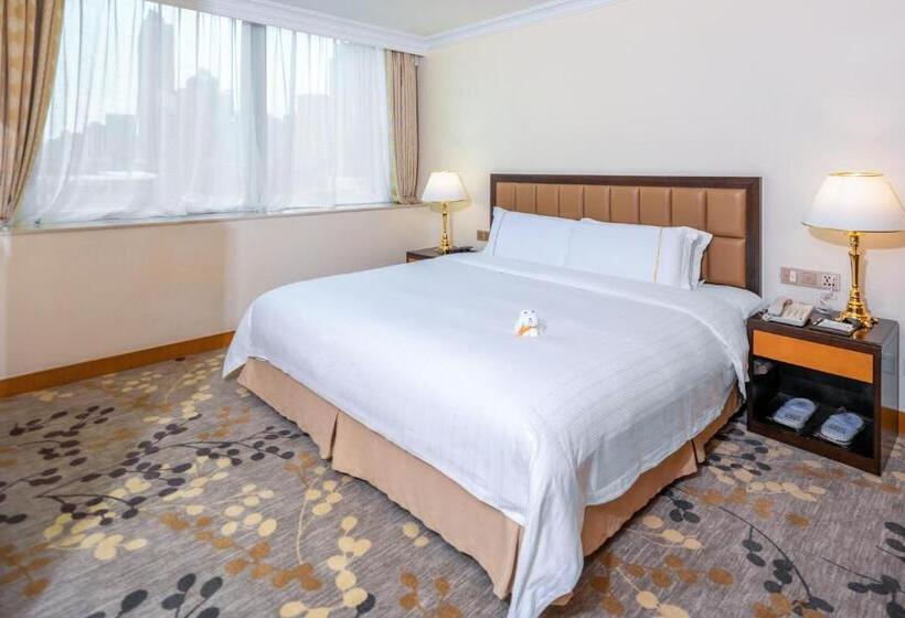 Люкс Deluxe Кровать Кинг, China Mayors Plaza Free Shuttle Between Hotel And Exhibition Center & Exhibitor Registration Count