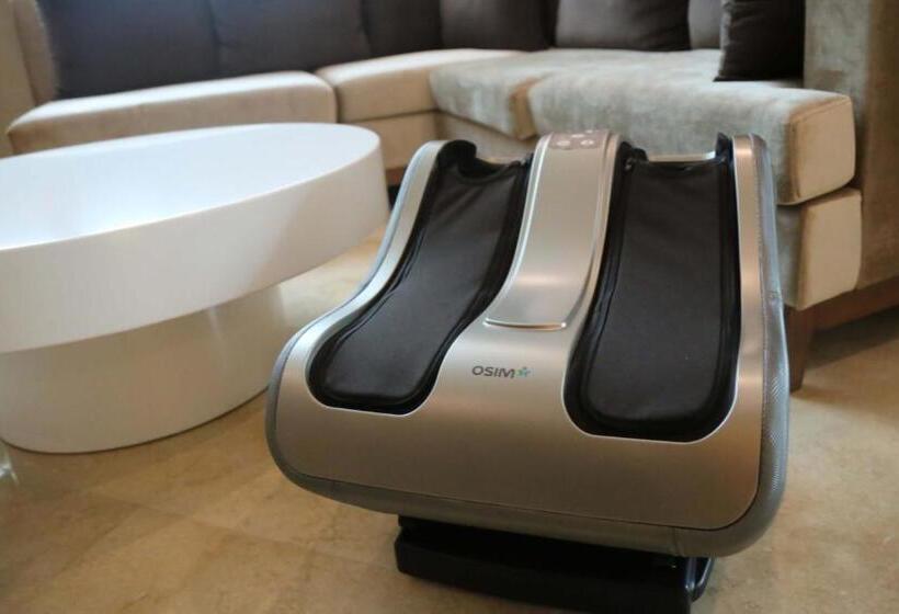 Президентский Люкс, China Mayors Plaza Free Shuttle Between Hotel And Exhibition Center & Exhibitor Registration Count