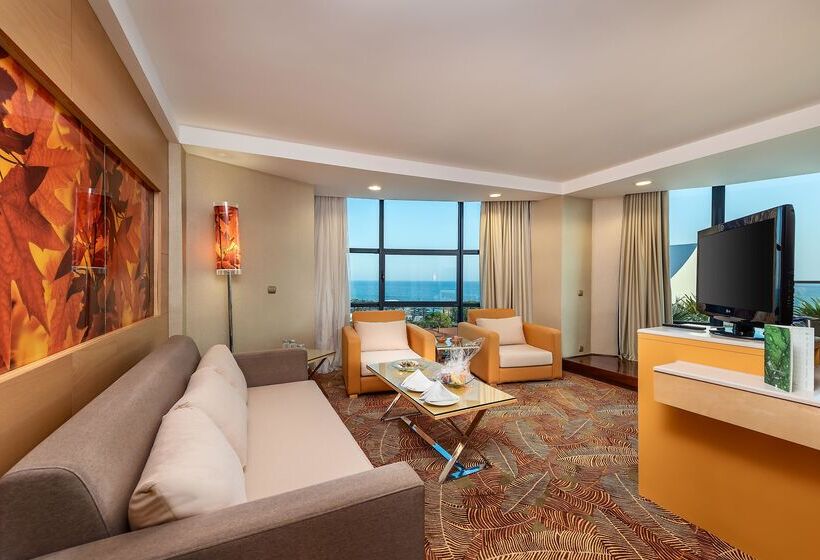 סוויטה דלוקס, Paloma Sencia