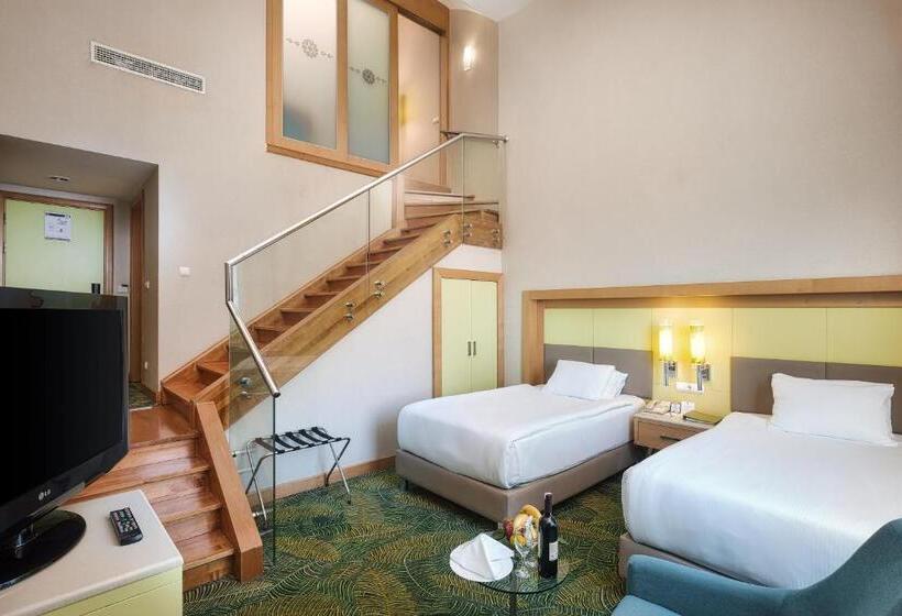 חדר משפחתי צדדי נוף לים, Paloma Sencia