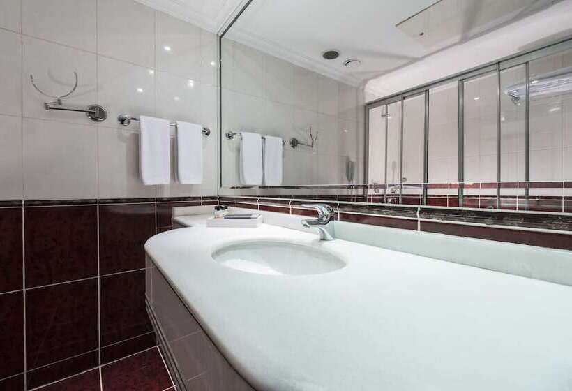 اتاق استاندارد, Akar International