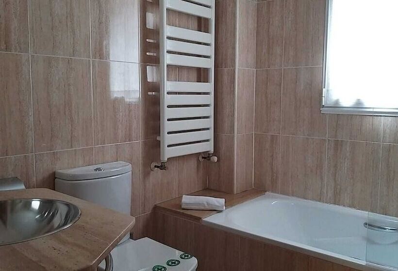 اتاق استاندارد سه نفره, Alda Centro Oviedo