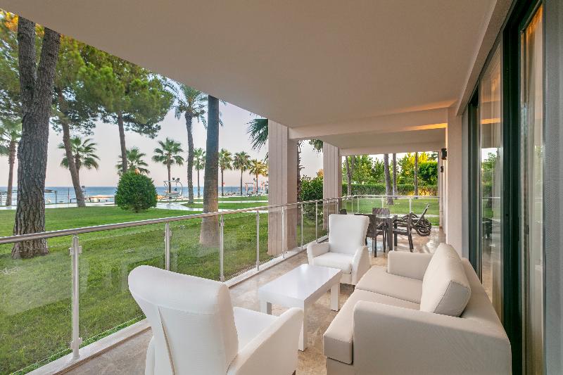 סוויטה עם טרסה, Dobedan World Palace