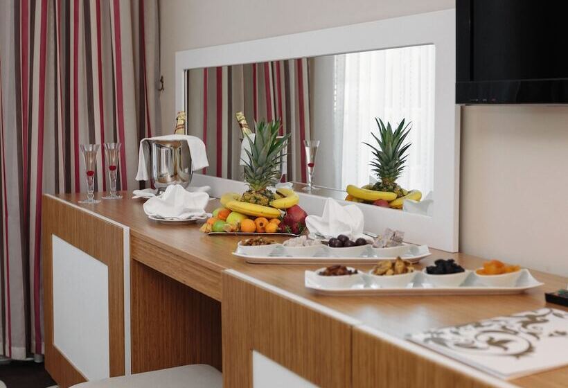 חדר סטנדרט נוף לבריכה, Dobedan World Palace