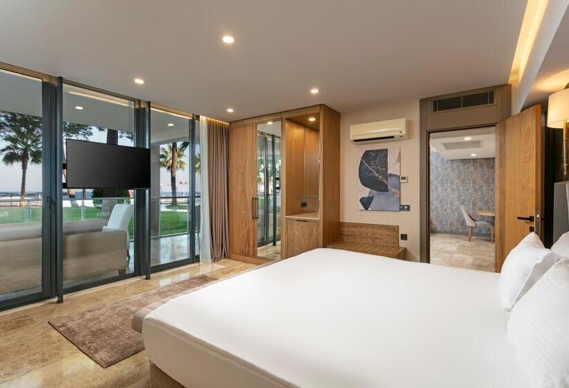 סוויטה עם טרסה, Dobedan World Palace