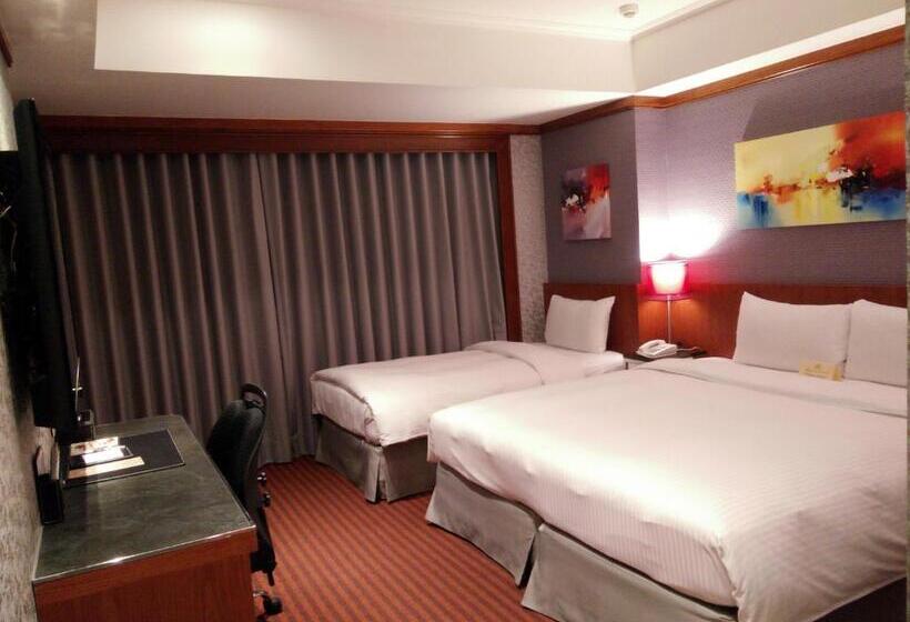 اتاق لوکس سه تخته, Beauty Hotels Taipei   Hotel Bchic