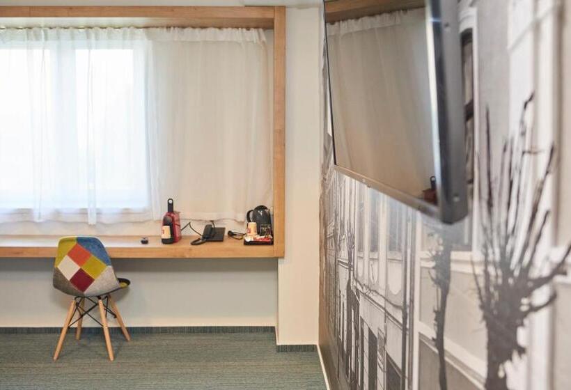 Номер Deluxe, Bistrita