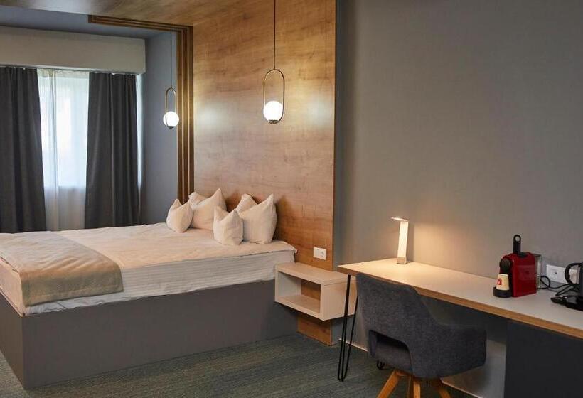 Номер Deluxe, Bistrita