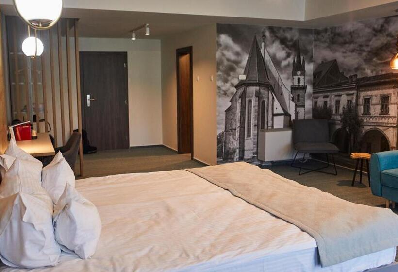 Номер Deluxe, Bistrita