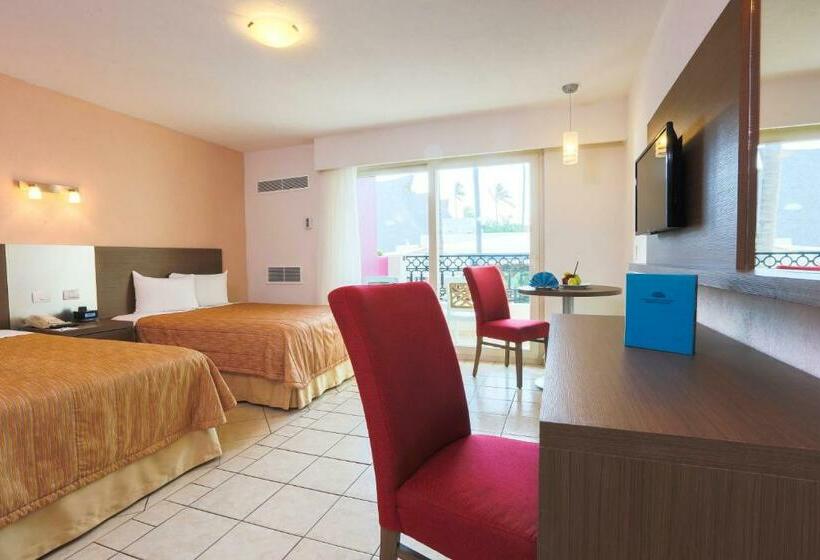 스탠다드 트리플 룸 가든 전망, Crown Paradise Club All Inclusive