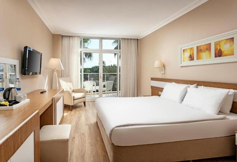 חדר סטנדרט נוף לבריכה, Dobedan World Palace