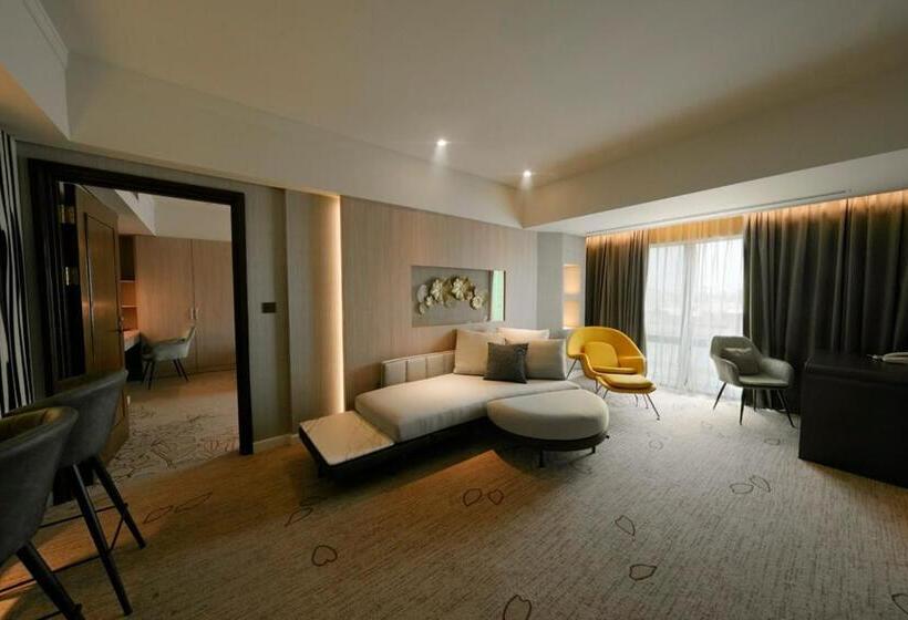 سوئیت رویال, Evergreen Plaza Hotel Tainan