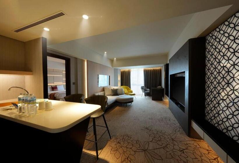 سوئیت رویال, Evergreen Plaza Hotel Tainan