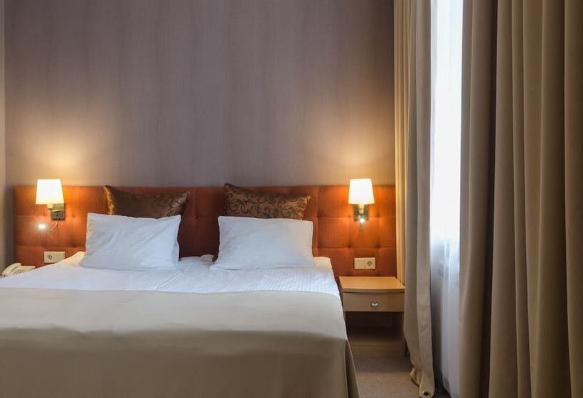 标准间, Fifth Corner