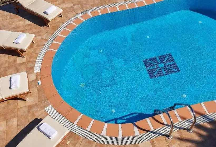 ویلای 3 خوابه با استخر, Marni Village
