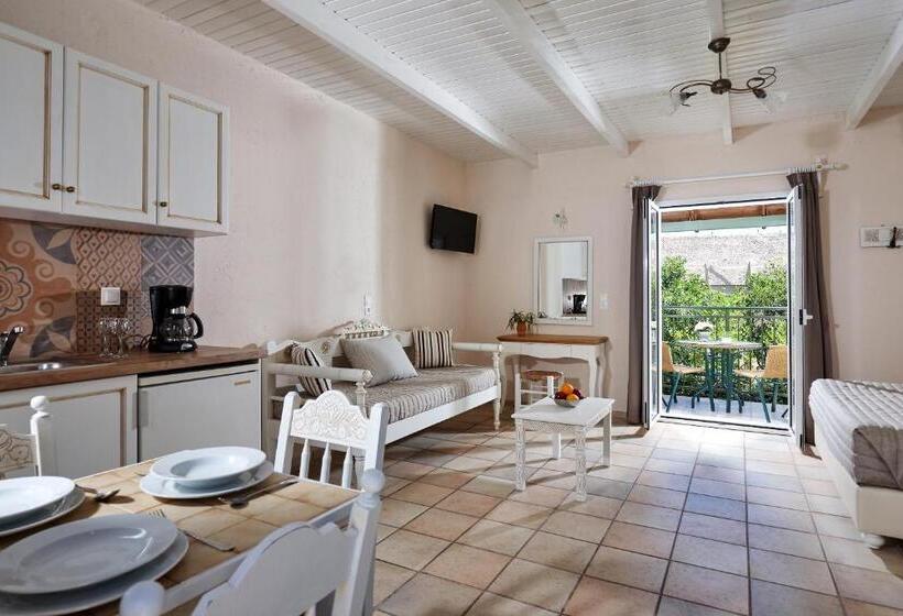 スーペリアスタジオ, Marni Village