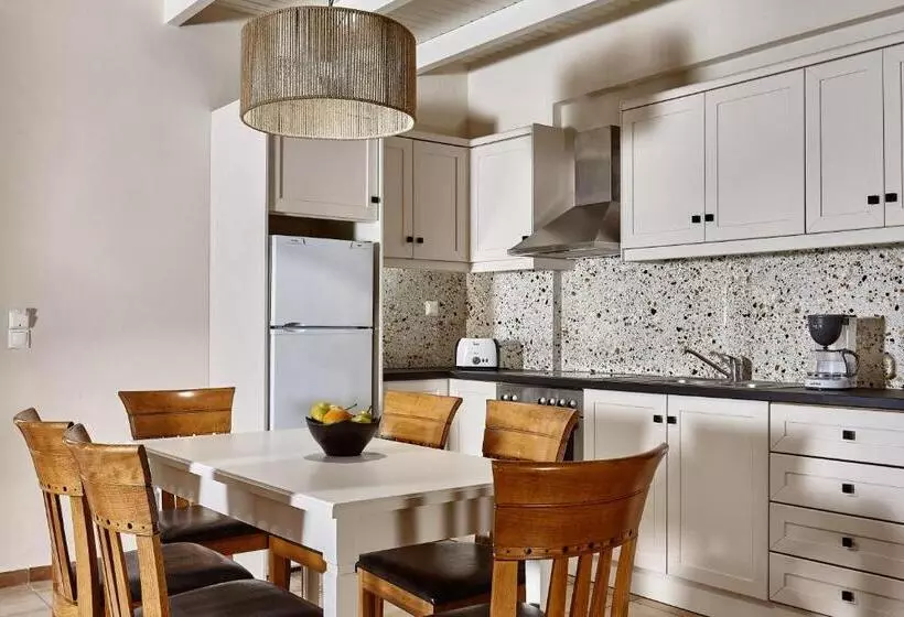 ویلای یک اتاق خوابه با استخر شنا, Marni Village