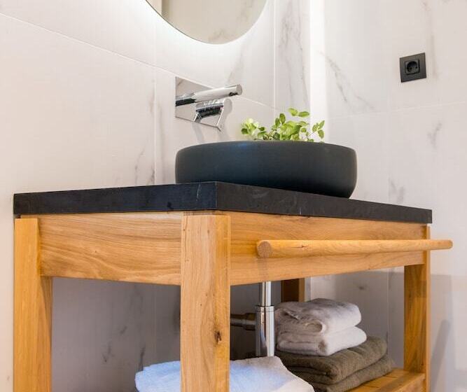 スタンダードスタジオ, Marni Village