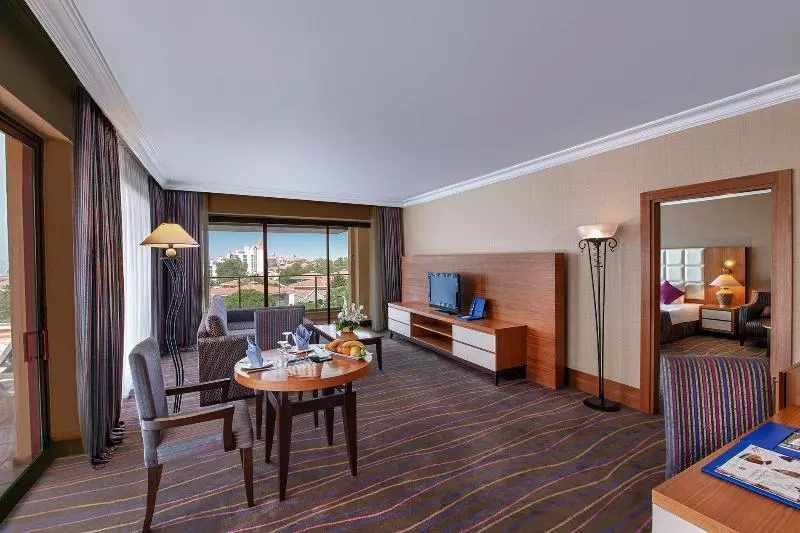 سوییت با چشمانداز دریا, Sirene Belek