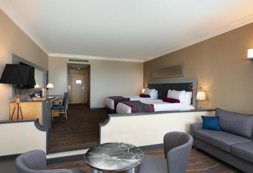 جناح جونيور مطل على الحديقة, Sirene Belek