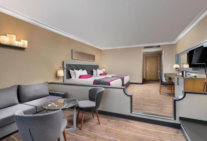 جناح جونيور ذات إطلالة, Sirene Belek