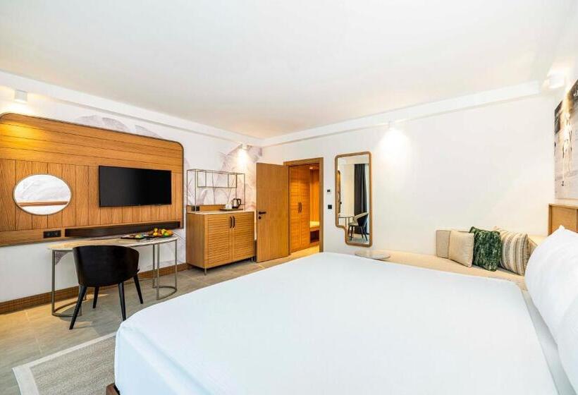 جناح جونيور ديلوكس, Sirene Belek