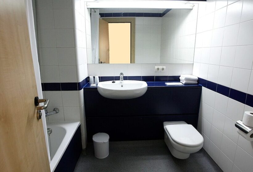 اتاق استاندارد سه نفره, Travelodge Torrelaguna