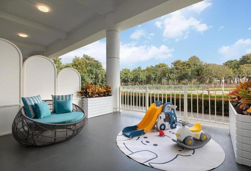 スタンダード4人部屋, Xiamen International Seaside Hotel Free Welcome Fruit& Mini Bar