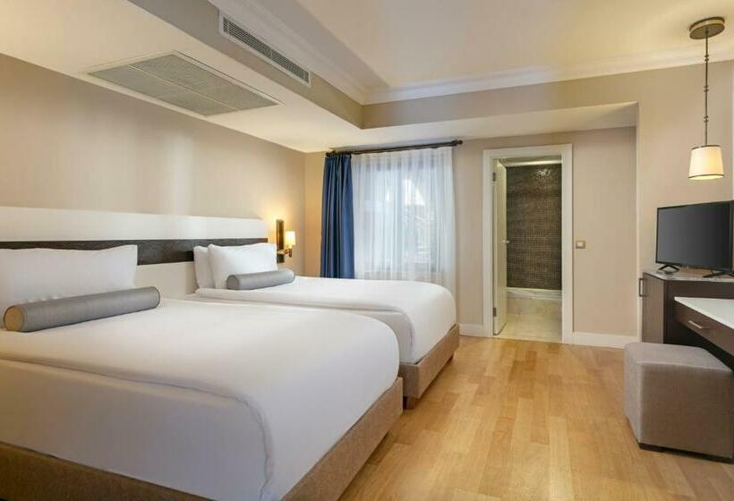 جناح, Sirene Belek