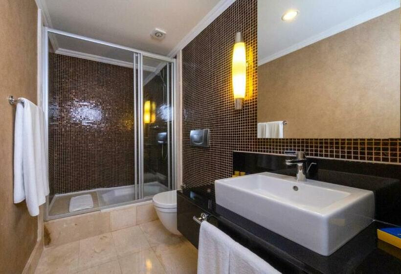 جناح, Sirene Belek