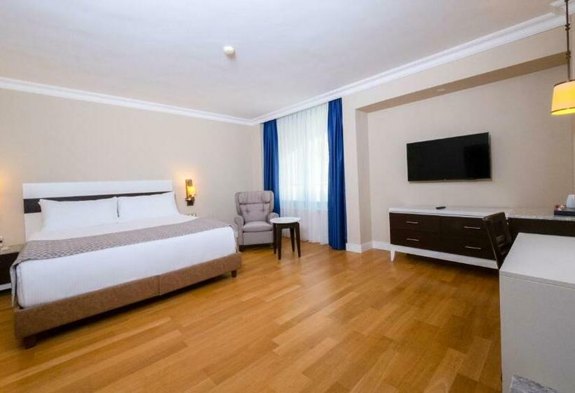 جناح, Sirene Belek