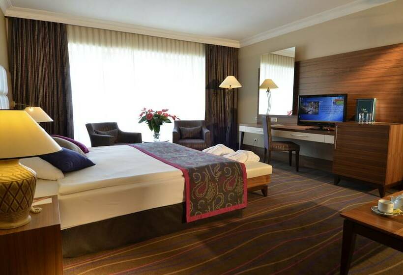 جناح, Sirene Belek